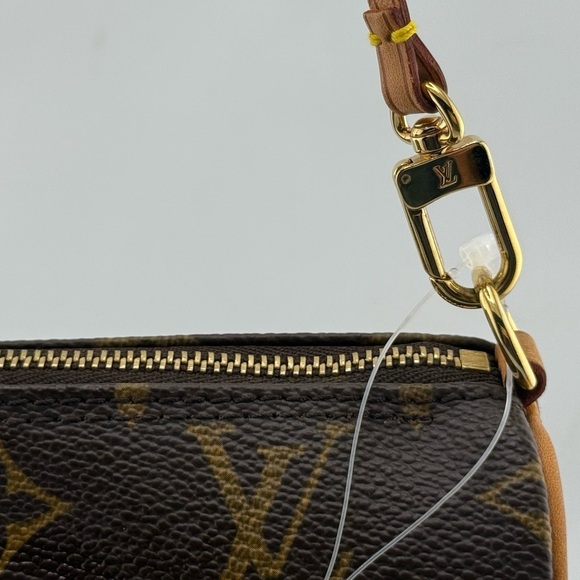 Louis Vuitton Monogram Papillon Authentic hand Bag - Picture 6 of 10